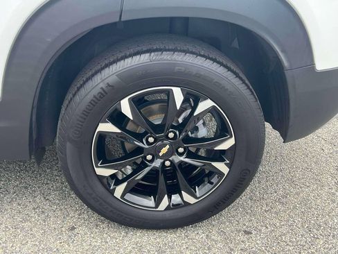 Used 2023 Chevrolet TrailBlazer LT FWD image 9
