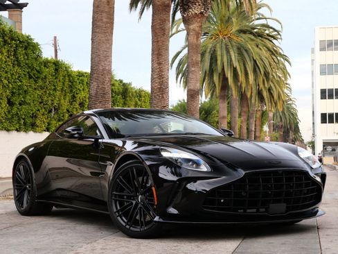 Used 2025 Aston Martin V8 Vantage Coupe image 1