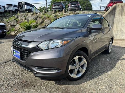 Used 2016 Honda HR-V LX image 2
