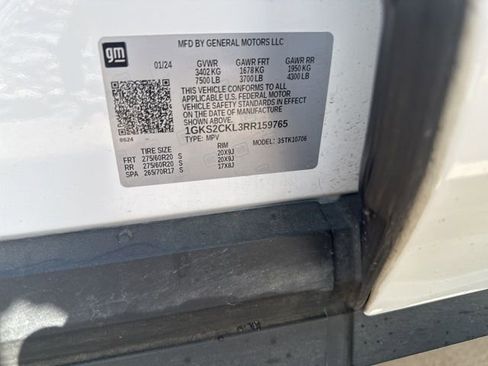 Used 2024 GMC Yukon AT4 w/ AT4 Premium Plus Package image 8