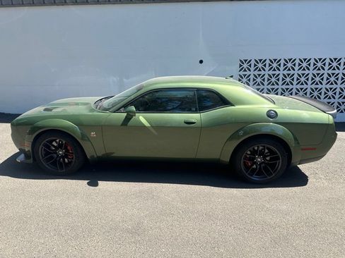 Used 2019 Dodge Challenger R/T Scat Pack w/ Widebody Package RWD image 5