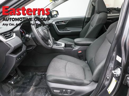 Used 2024 Toyota RAV4 XLE w/ Convenience Package image 14