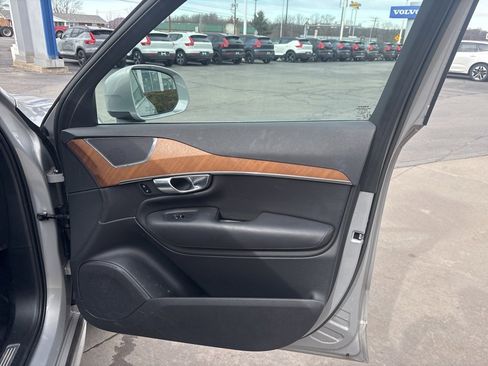 Certified 2023 Volvo XC90 B5 Plus image 32