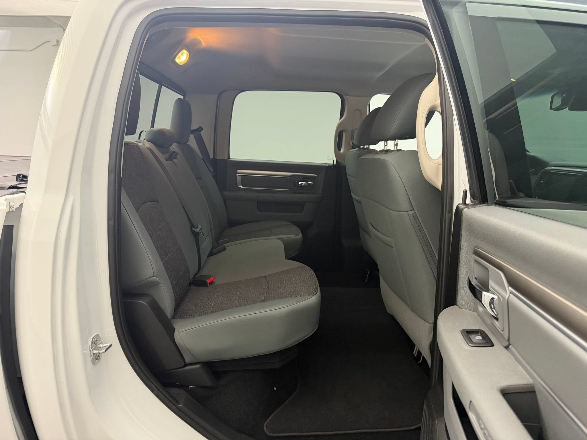 Used 2016 RAM 1500 Big Horn RWD image 29