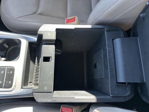 Used 2021 Ford Explorer Limited w/ Equipment Group 301A image 25