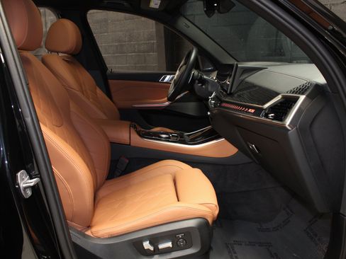 Used 2025 BMW X5 sDrive40i w/ M Sport Package RWD image 47