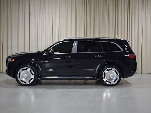 Used 2025 Mercedes-Benz Maybach GLS 600 4MATIC image 5