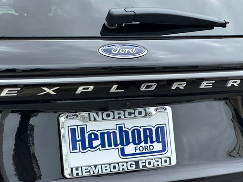 New 2026 Ford Explorer Active RWD image 27