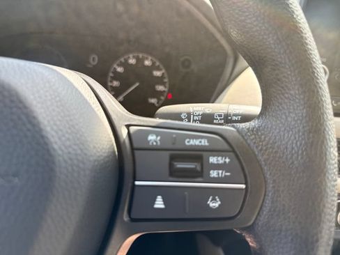 Certified 2025 Honda HR-V LX image 25