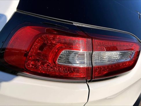 Used 2017 Jeep Cherokee Limited w/ Trailer Tow Group image 28