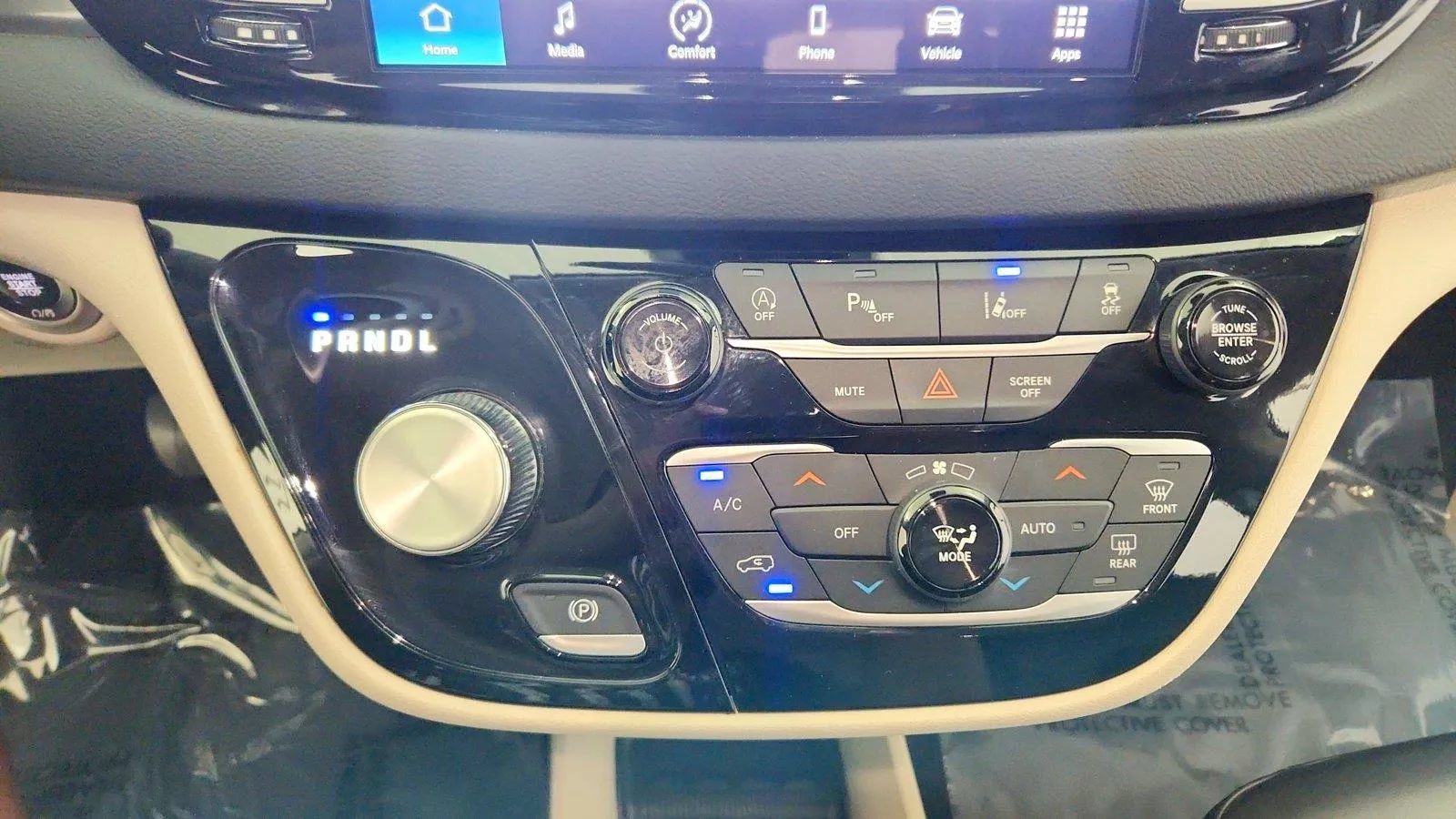 Used 2023 Chrysler Pacifica Touring-L FWD image 18