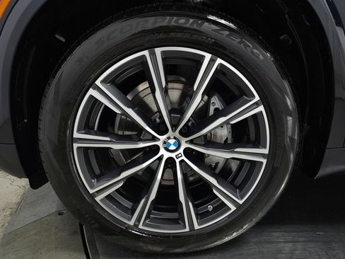 Used 2024 BMW X5 xDrive40i w/ M Sport Package AWD/4WD image 11