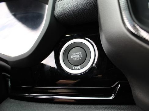 New 2026 RAM 1500 Laramie AWD/4WD image 36