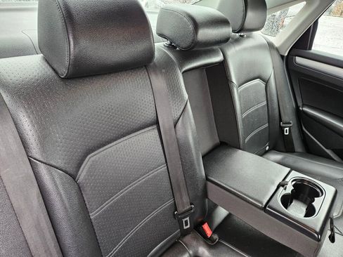 Used 2012 Volkswagen Passat 2.5 SE FWD image 13