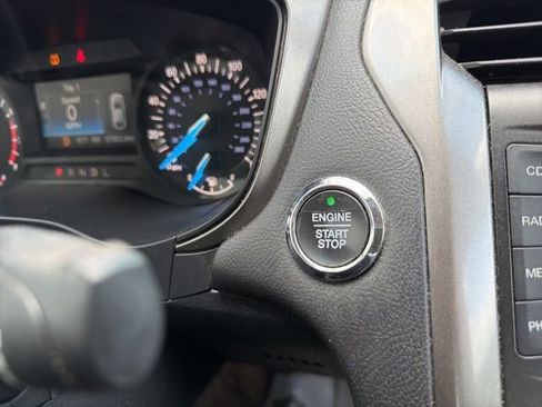 Used 2018 Ford Fusion SE image 31