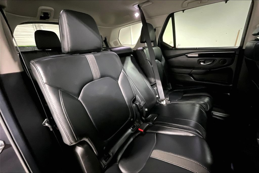 Used 2025 Honda Pilot Touring image 34