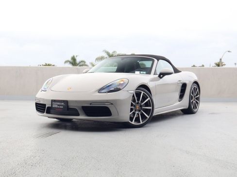 Certified 2023 Porsche 718 Boxster image 1