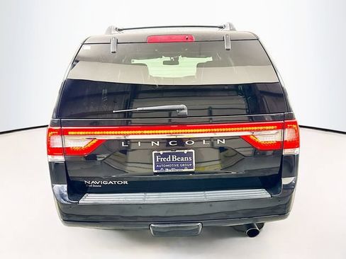 Used 2017 Lincoln Navigator Select AWD/4WD image 9