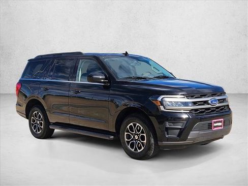 Used 2024 Ford Expedition XLT AWD/4WD image 3