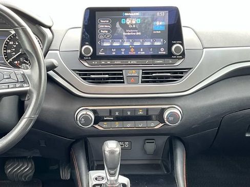 Used 2024 Nissan Altima 2.5 SR FWD image 15