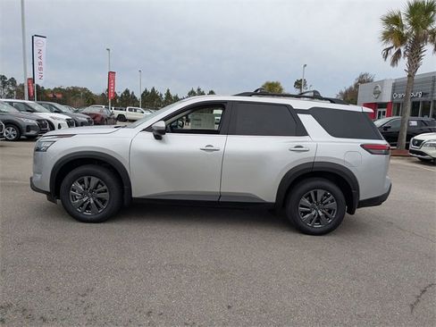 New 2025 Nissan Pathfinder SV w/ SV Premium Package image 6