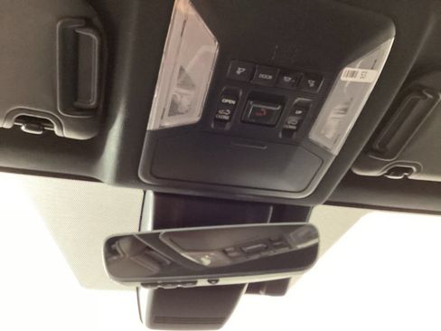 Used 2022 Toyota RAV4 XSE w/ XSE Grade Weather Package AWD/4WD image 15