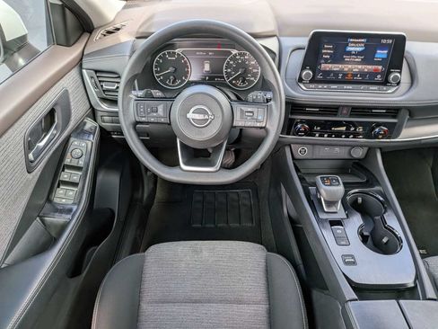 Used 2023 Nissan Rogue SV FWD image 18
