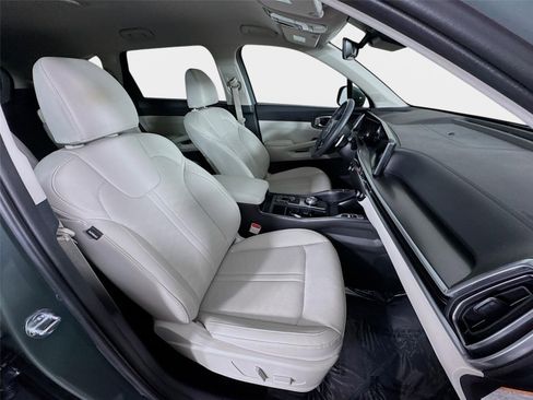 Certified 2025 Kia Sorento EX FWD image 28