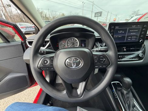 Used 2020 Toyota Corolla LE image 17