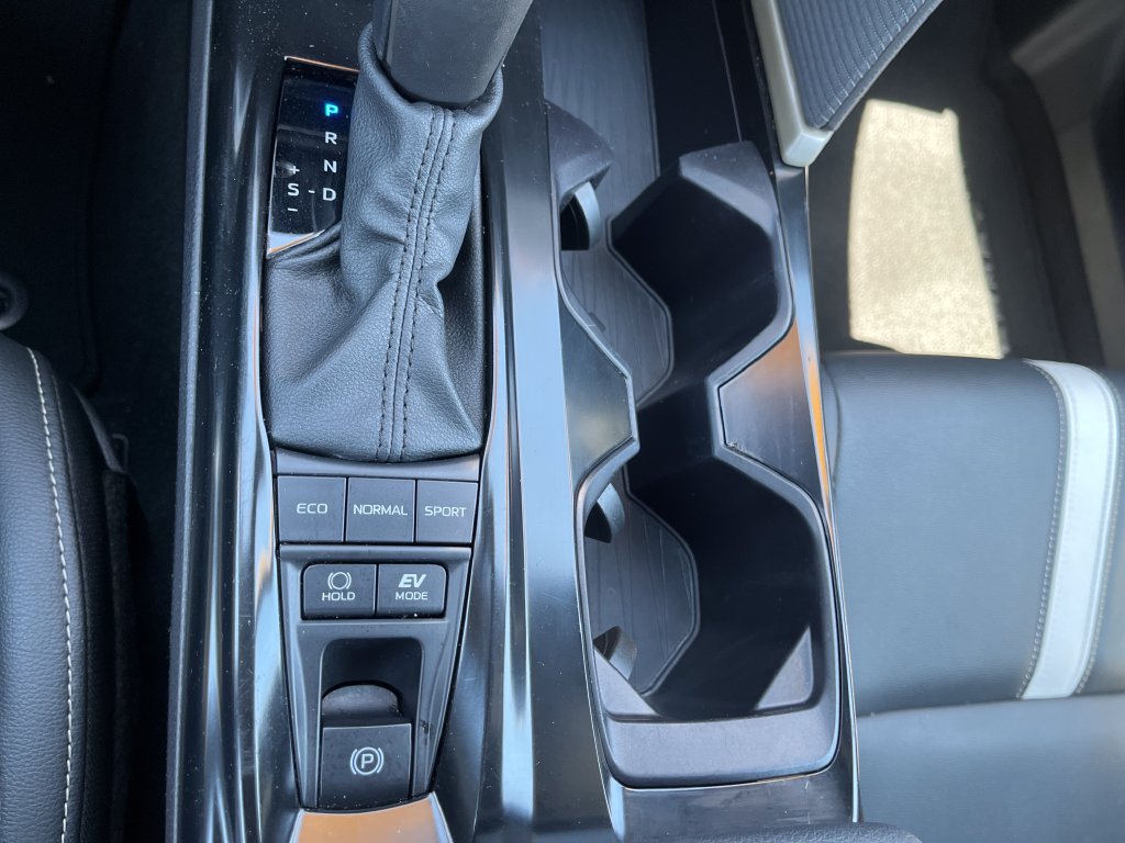 Used 2025 Toyota Camry SE FWD image 26