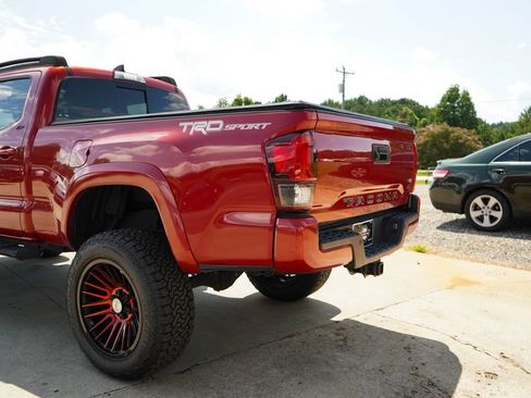 Used 2019 Toyota Tacoma TRD Sport w/ Technology Package RWD image 22