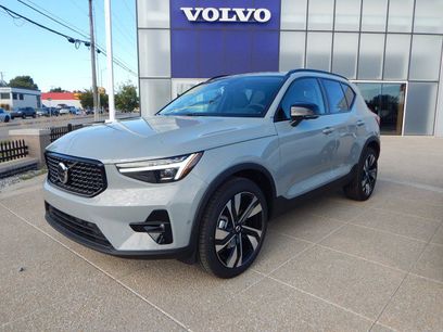 New 2026 Volvo XC40 B5 Plus w/ Climate Package
