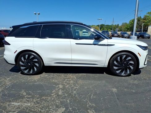 Used 2024 Lincoln Nautilus Black Label w/ Jet Appearance Package (87T) AWD/4WD image 8