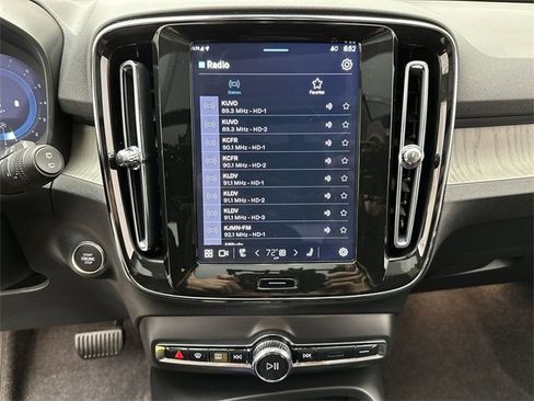 Certified 2025 Volvo XC40 B5 Plus image 16