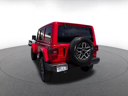 Used 2025 Jeep Wrangler Unlimited Sahara AWD/4WD image 14
