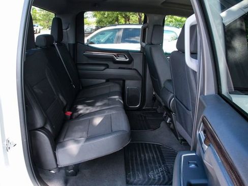 Used 2025 Chevrolet Silverado 1500 LT image 34