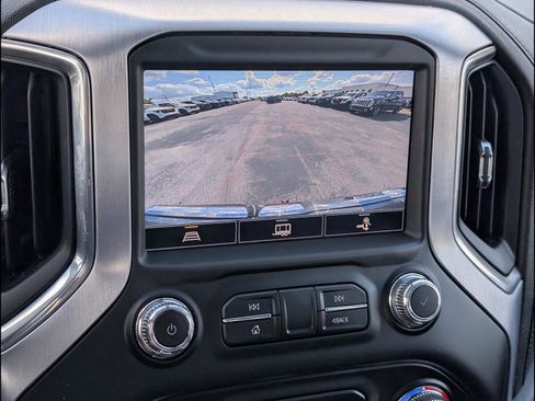 Used 2022 GMC Sierra 1500 SLT w/ SLT Convenience Package AWD/4WD image 7