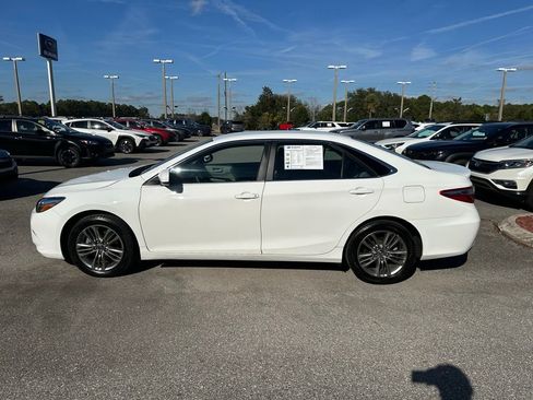 Used 2016 Toyota Camry SE image 12
