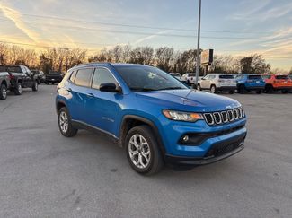 Used 2025 Jeep Compass Latitude video 1