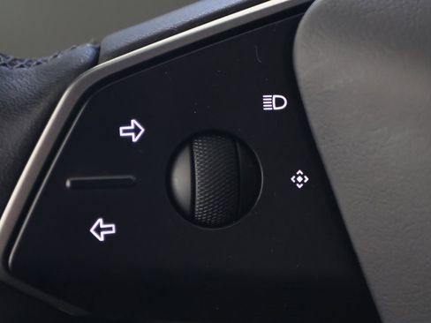 Used 2025 Tesla Cybertruck AWD Crew Cab image 21