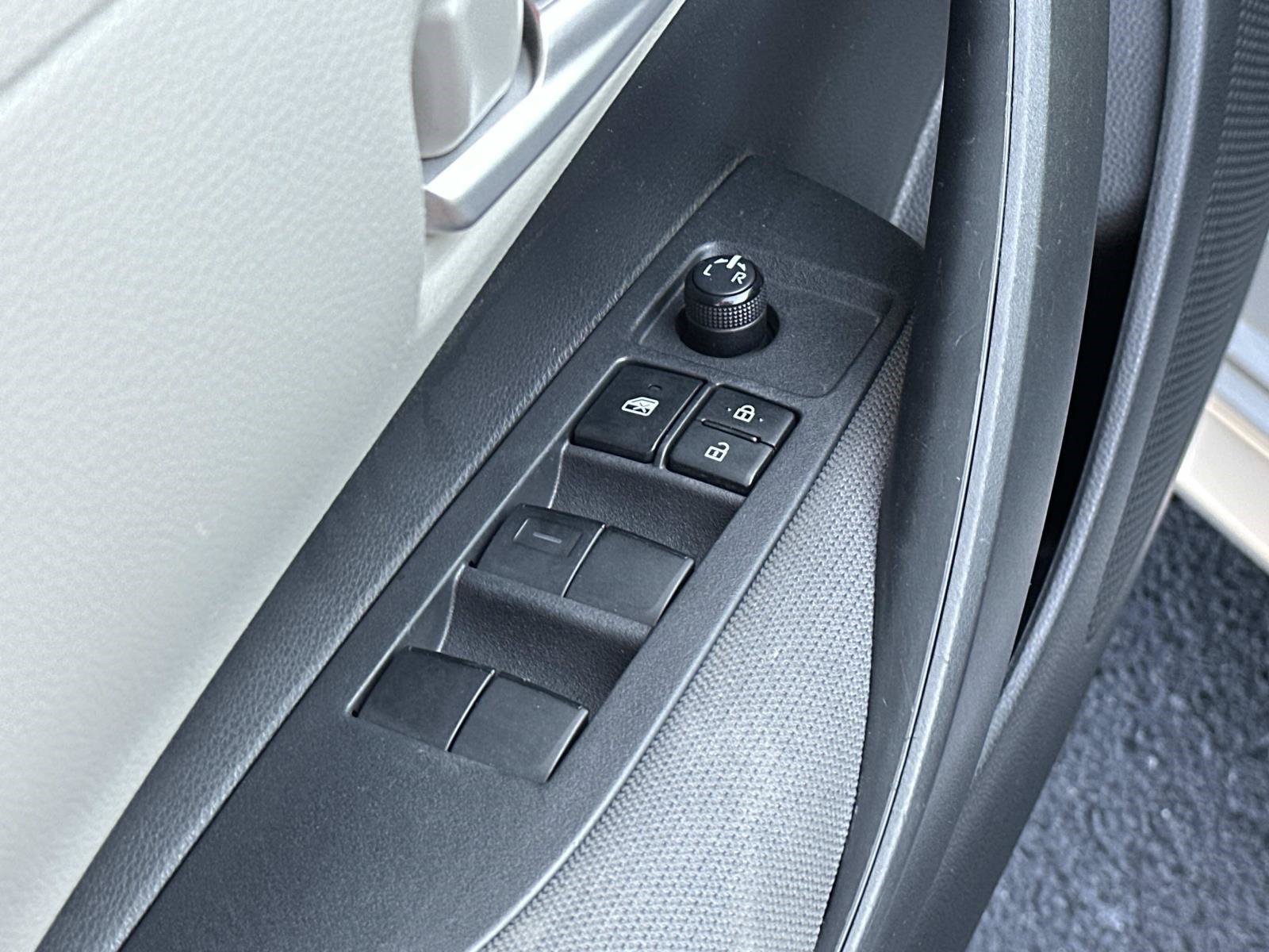 Used 2021 Toyota Corolla LE w/ LE Convenience Package FWD image 15