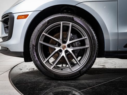 Used 2023 Porsche Macan image 12