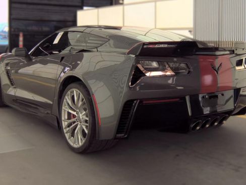 Used 2016 Chevrolet Corvette Z06 w/ 3LZ Preferred Equipment Group RWD image 7