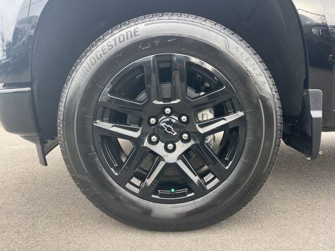 Used 2025 Chevrolet Silverado 1500 Custom image 27