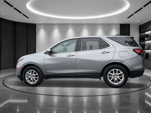 Certified 2024 Chevrolet Equinox LT FWD image 3