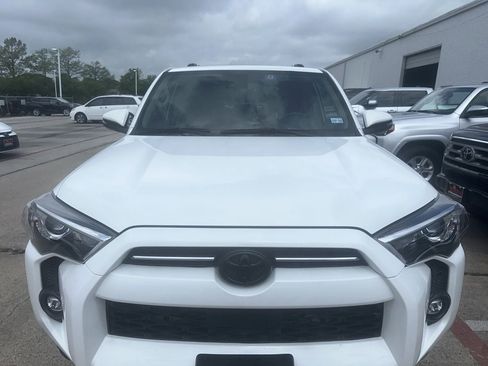 Used 2023 Toyota 4Runner SR5 Premium w/ Moonroof Package image 2