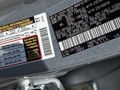 Certified 2025 Toyota Highlander LE FWD image 26
