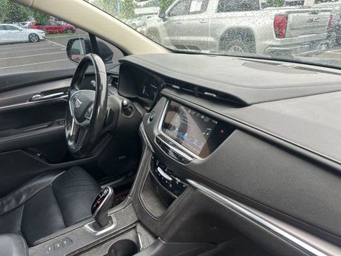 Used 2018 Cadillac XT5 Luxury w/ LPO, Black Ice Package AWD/4WD image 15
