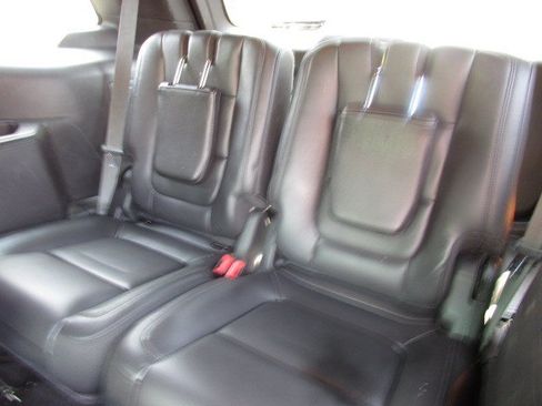 Used 2015 Ford Explorer Limited w/ Equipment Group 301A AWD/4WD image 32