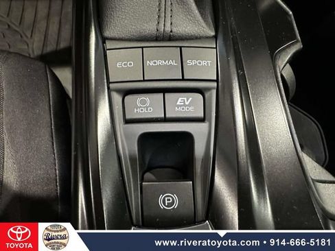 Used 2025 Toyota Camry LE w/ Convenience Package FWD image 27
